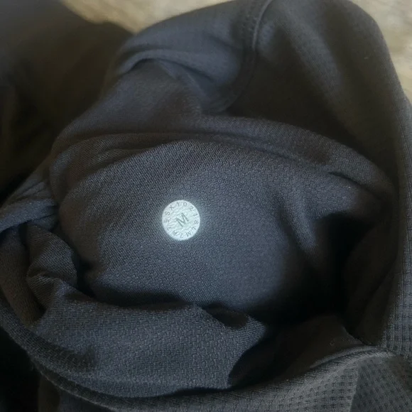 Lululemon Black Activewear shorts - Picture 5 of 6